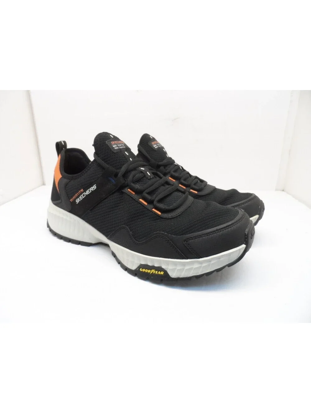Skechers new without